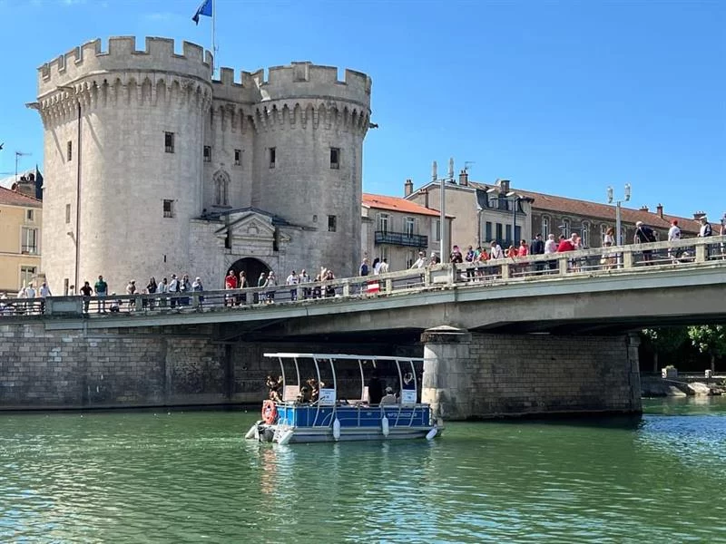 Balade en bateau solaire Lor'n boat