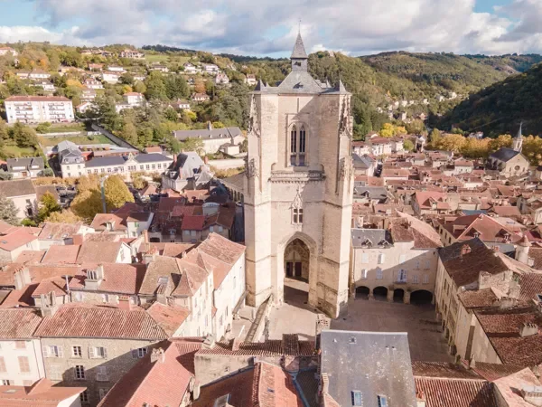 La bastide de Villefranche de Rouergue en visite guidée groupe