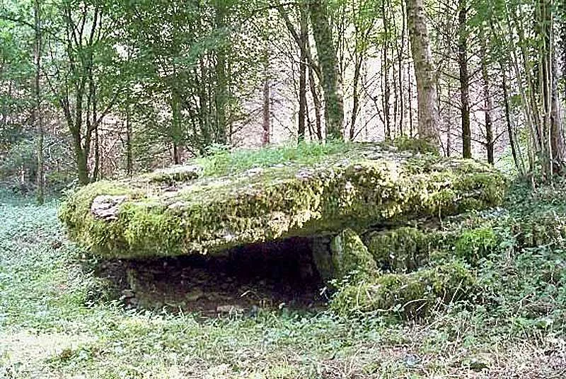 DOLMEN "LA PIERRE TOURNANTE"