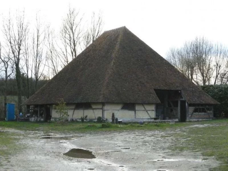 Grange pyramidale de la fontaine Bénat