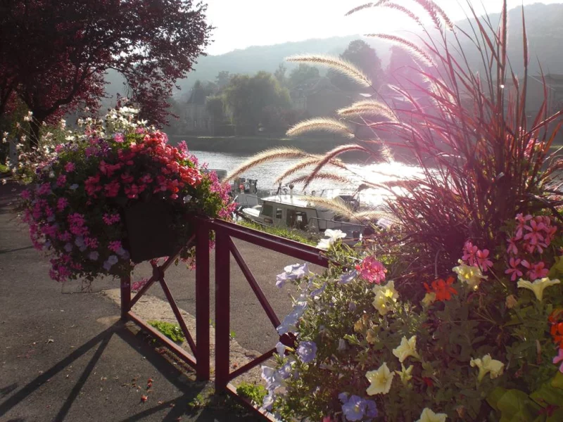 BOGNY SUR MEUSE, Ville Fleurie "2 Fleurs"