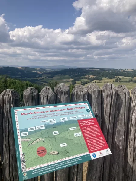 Mur-de-Barrez, au fil de l'histoire : un récit illustré du village de la préhistoire à aujourd'hui
