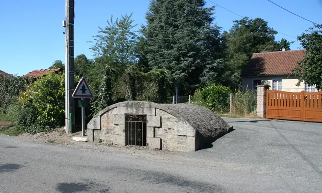 La fontaine et le lavoir du Haut de Teyrat
