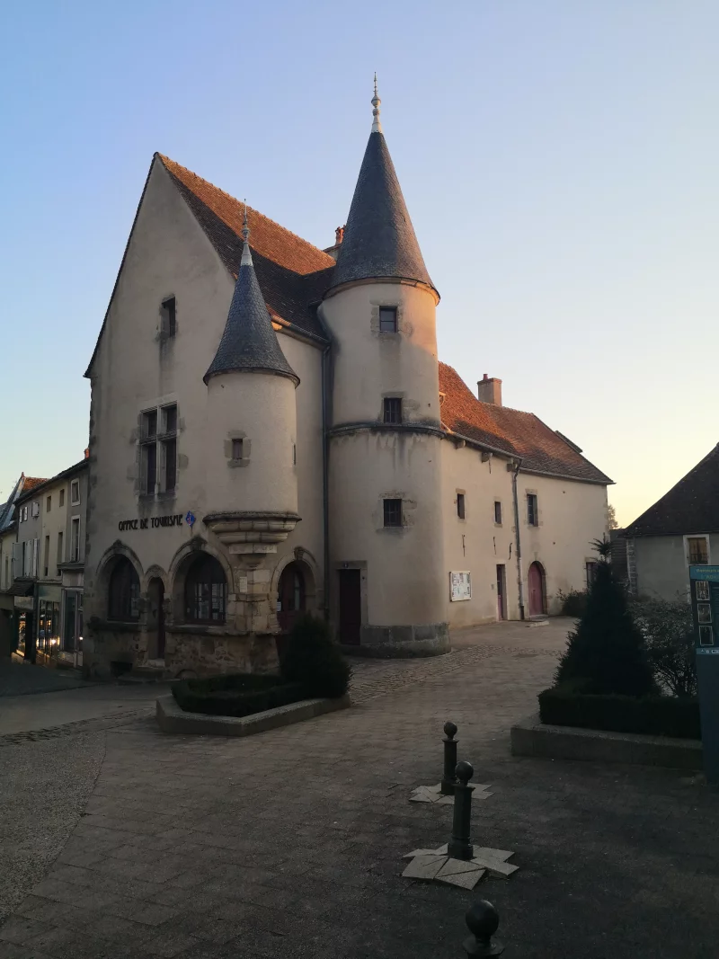 Maison Bourgogne - Office de Tourisme du Pays Arnay-Liernais