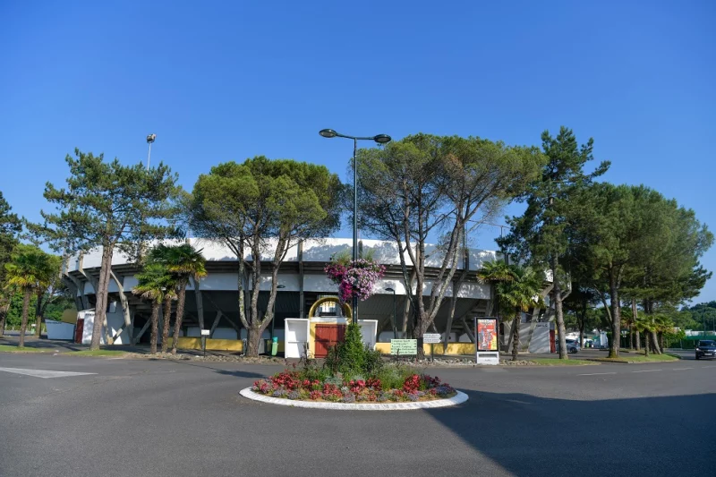Arènes