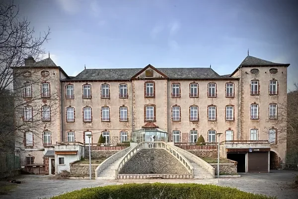 Château des Hermeaux à Saint Laurent d'Olt