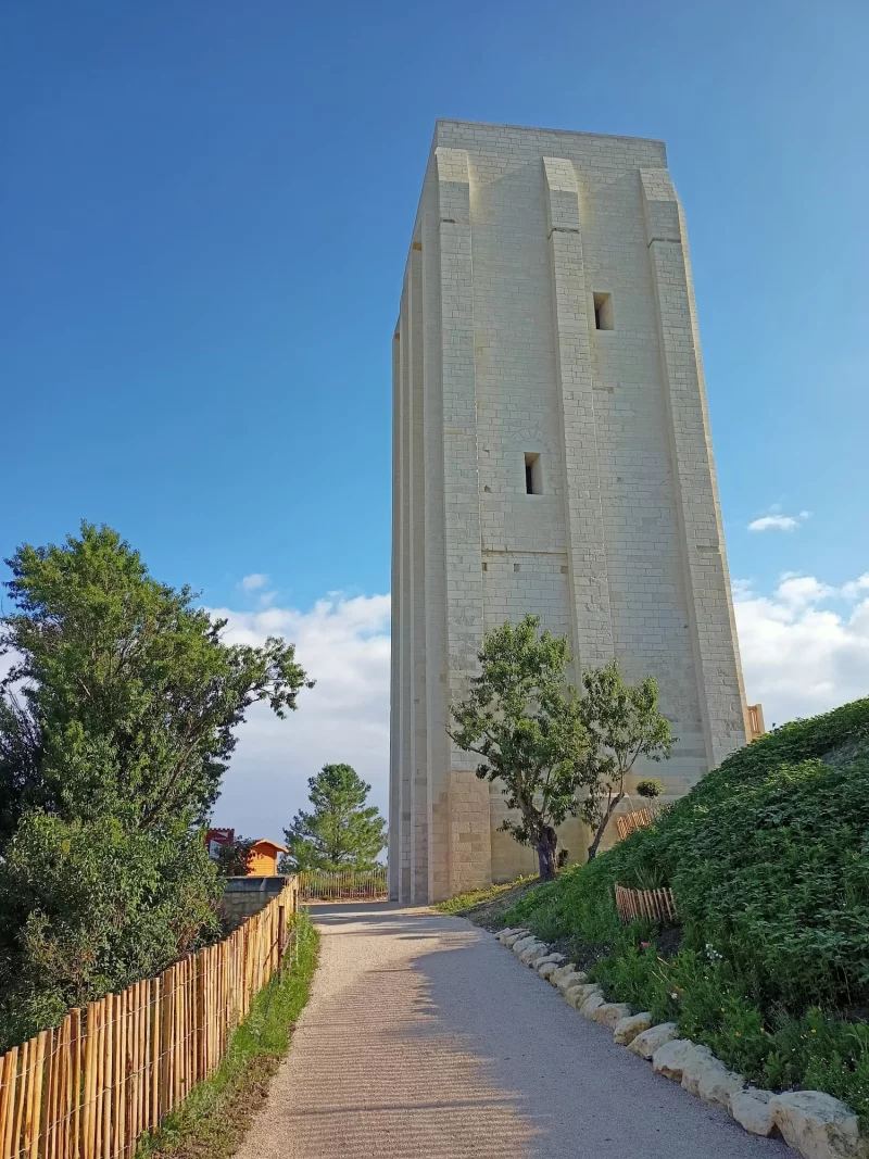 La Tour Carrée et son jardin d'inspiration médiévale