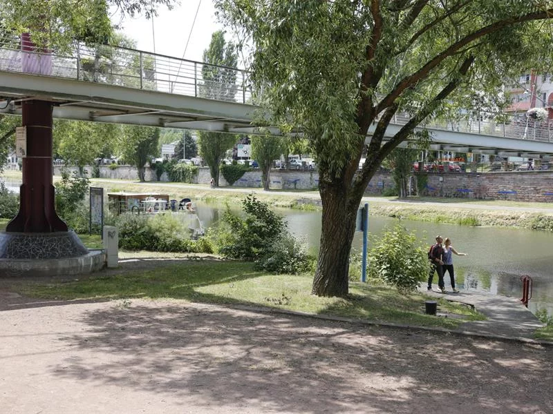 Esplanade du casino des faienceries