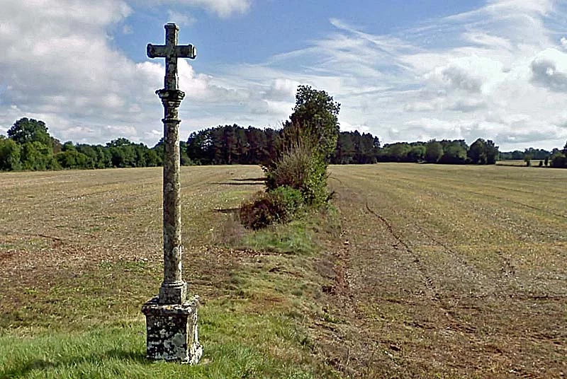 CROIX DE CHAMARANDE A PERRANCEY