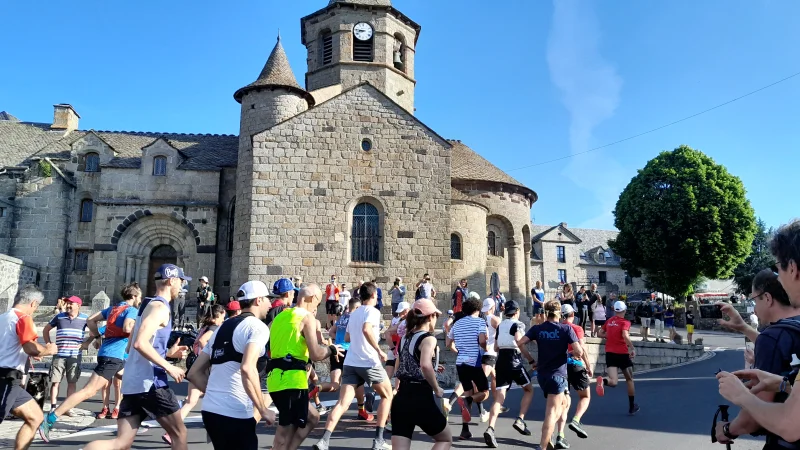 TRAIL EN AUBRAC