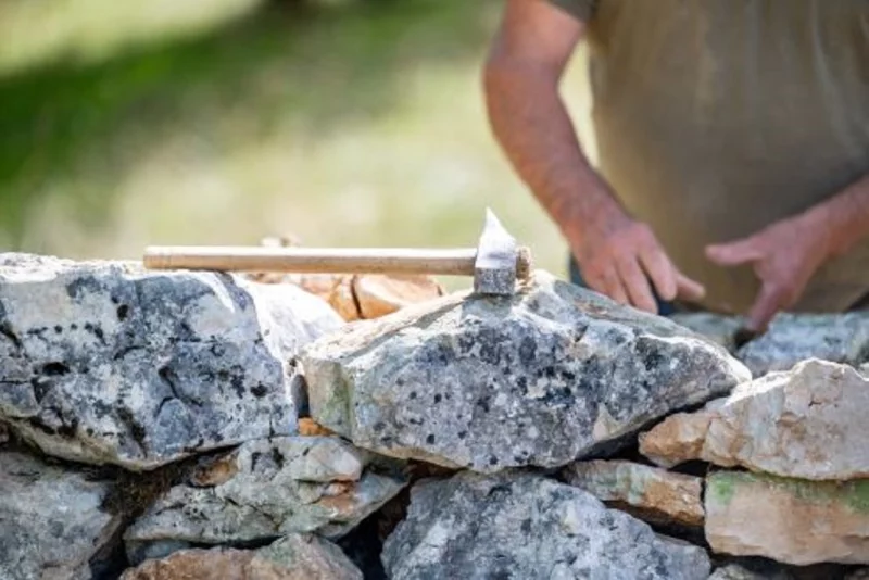Stage découverte : construction pierre sèche  à l'écomusée de Cuzals