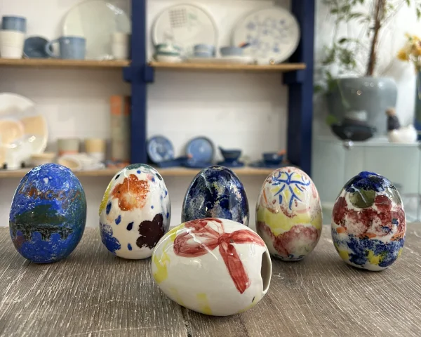Atelier de décoration d’œufs en porcelaine