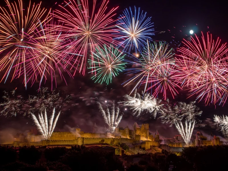 FEU D'ARTIFICE ET EMBRASEMENT DE LA CITÉ DU 14 JUILLET