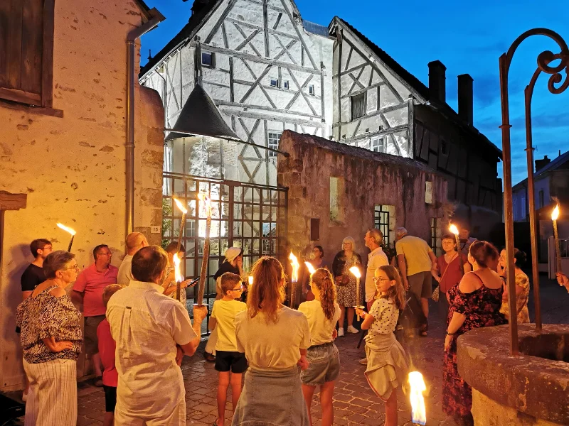 Visite aux flambeaux de la cité médiévale "Thématique historique"