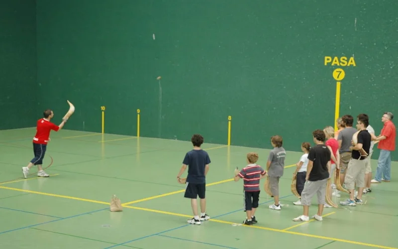 Initiation à la pelote basque