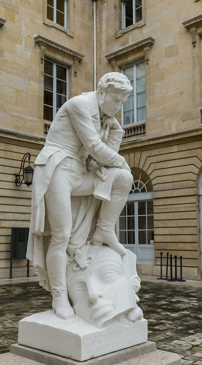 Bartholdi, Champollion et le sphinx - monuments publics en débat
