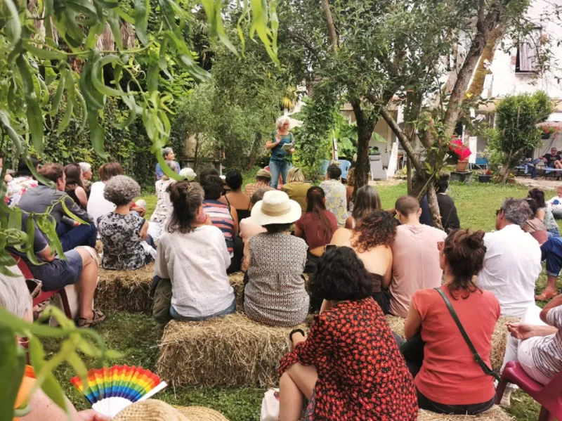 "Du vent dans les plumes ": rencontres artistiques dans les jardins