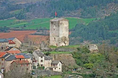 VISITE DE LA TOUR DE CHANAC