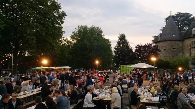 Marché festif à Pompadour