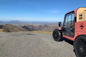 Randonnée en quadricycle électrique à Iraty, rencontre avec une bergère et pause gourmande en estive