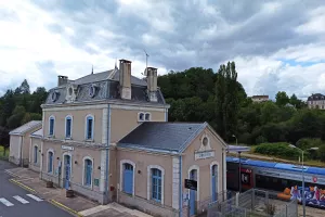 Exposition : Un train peut en cacher un autre