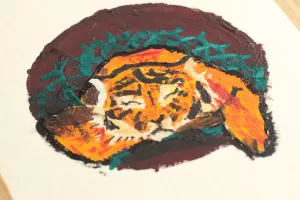 Atelier peinture à la gouache d'un petit animal endormi