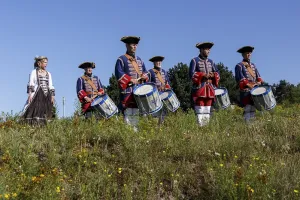 Festival La Semaine Acadienne : animation musicale avec les fifres et tambours d'Aunis Saintoinge