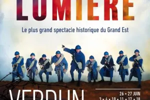 Spectacle des Flammes à la Lumière