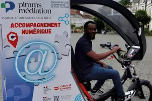 Le triporteur du PIMMS à la médiathèque