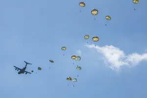 Journée festive et Grand parachutage