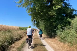 Echappée à vélo - de clochers en jardin secret