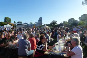 Repas au Marché des Producteurs de Pays au site Latécoère