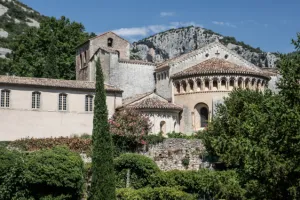 VISITE GUIDÉE SAINT-GUILHEM-LE-DÉSERT