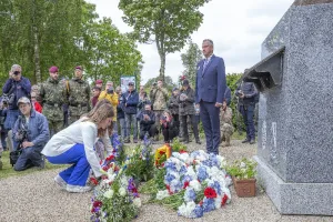 Cérémonie en l'honneur du 507th PIR