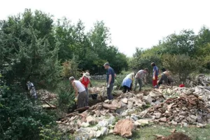 CHANTIER NATURE : Entre pierres et nature à la Montagne de la Chaume à Nantoux
