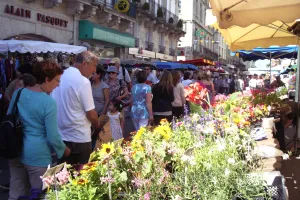 Marché aux fleurs & vide-grenier