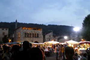 Marché Nocturne à Figeac