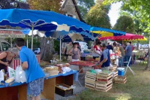 Marché de producteurs à Livernon