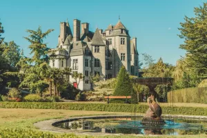Visite guidée : Le château des Ravalet