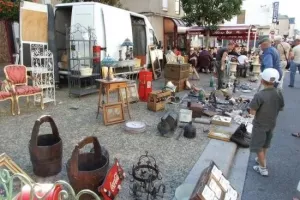 39eme édition Foire à la Brocante - Vide Grenier - Bourse d'Echange et Rencontres de Réquista de véhicules anciens et de collections