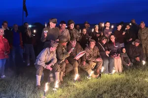 Feu de camp et chants militaires