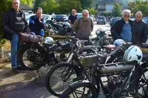 Rassemblement motos "ancêtres" à Saint-Salvadou
