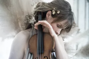 Des Lendemains qui chantent : Chloe Dunn
