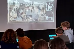 Musée numérque et atleier crochet et dessin , à la Micro-Folie
