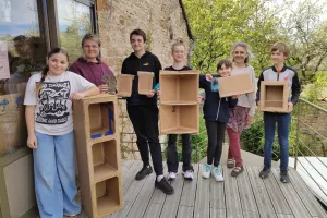Stage de fabrication de mobilier en carton